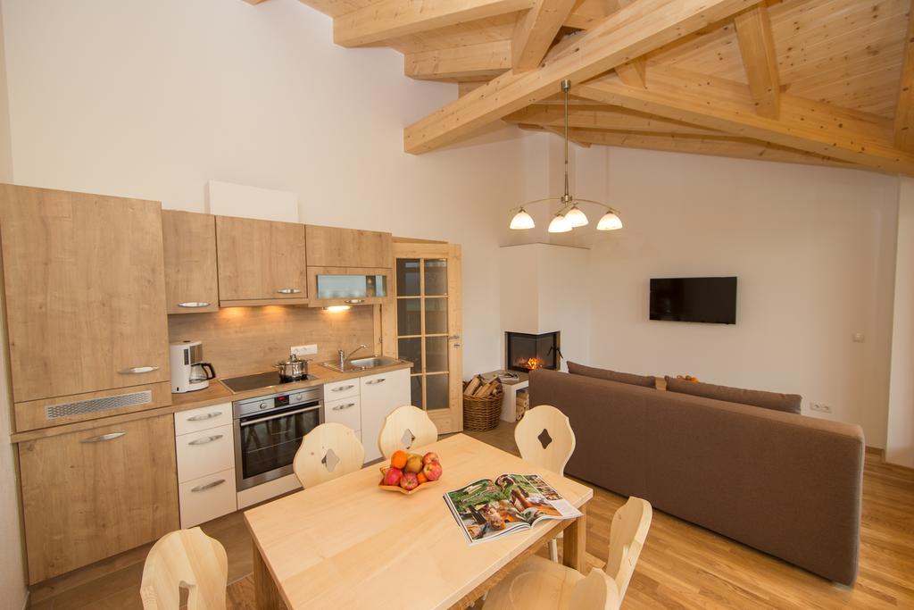 Penthousewohnung Mit Garten Sauna Pool Maishofen Pokoj fotografie
